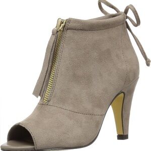 BELLA VITA 12 Nicky Ankle Bootie Western Zip up Booties Coastal Cowgirl Boots